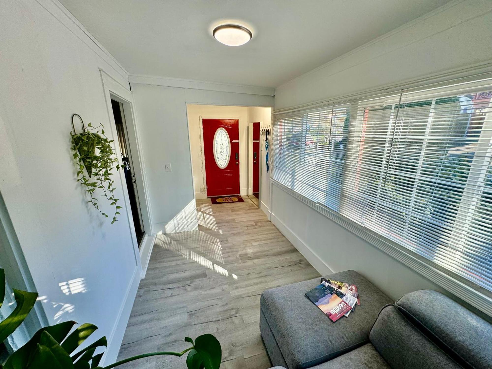 Seattle Home With 2 Bedrooms A King Bed Queen Bed And An Extra Sofa Bed Located 10 Minutes From Seatac Airport And 20 Minutes From Downtown Luaran gambar