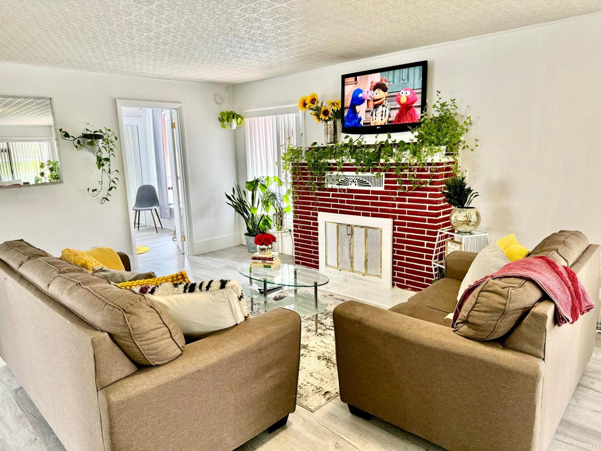 Seattle Home With 2 Bedrooms A King Bed Queen Bed And An Extra Sofa Bed Located 10 Minutes From Seatac Airport And 20 Minutes From Downtown Luaran gambar
