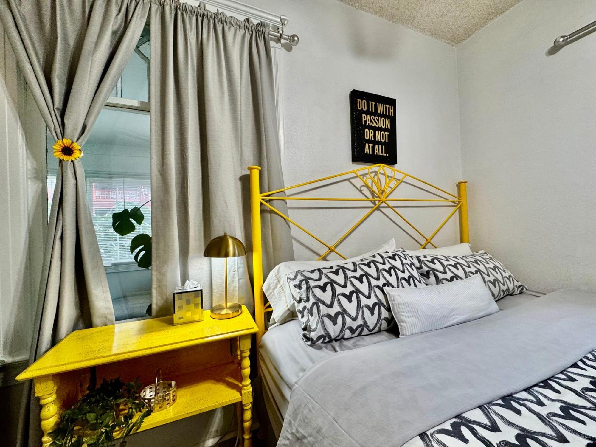 Seattle Home With 2 Bedrooms A King Bed Queen Bed And An Extra Sofa Bed Located 10 Minutes From Seatac Airport And 20 Minutes From Downtown Luaran gambar