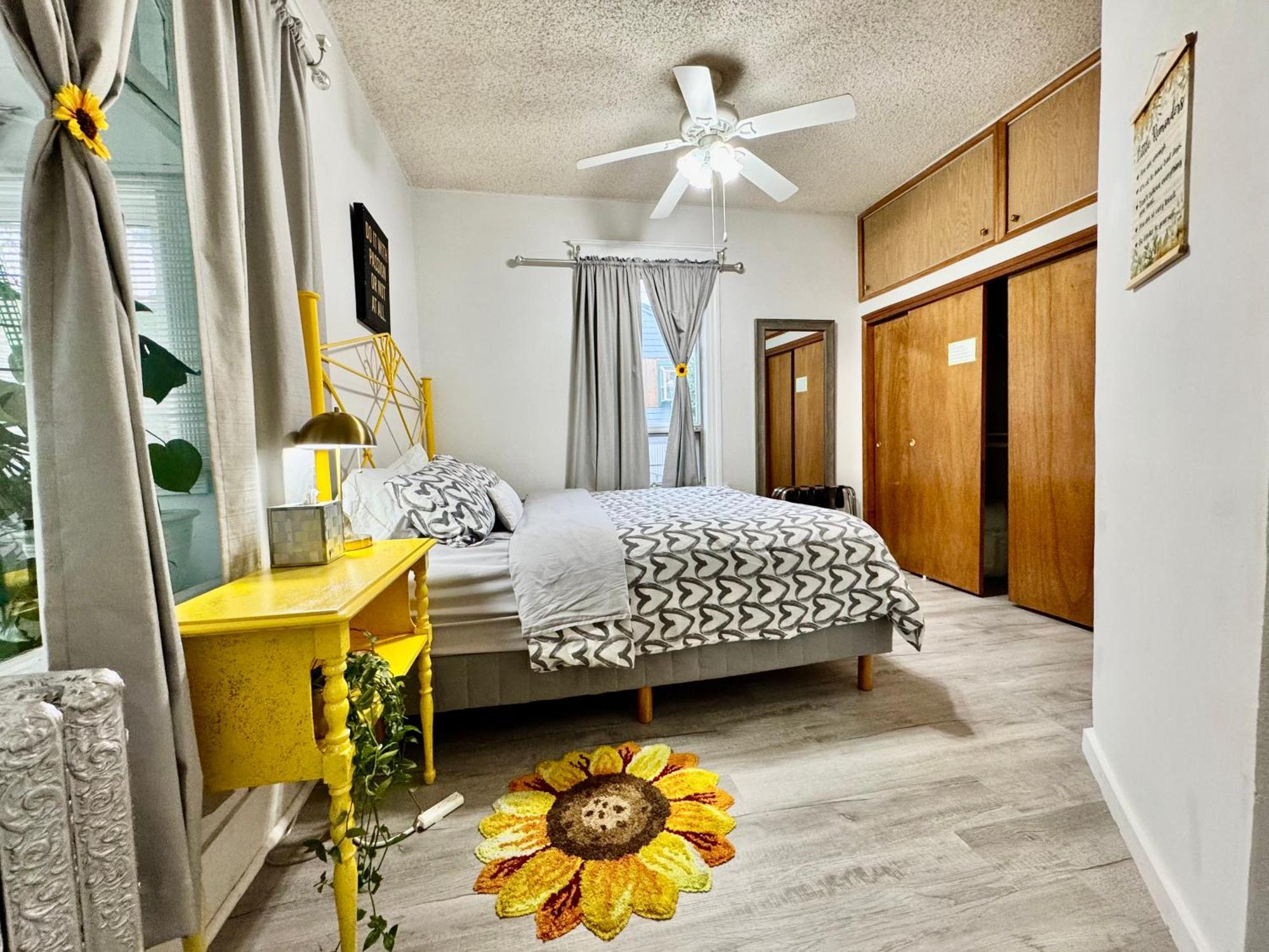 Seattle Home With 2 Bedrooms A King Bed Queen Bed And An Extra Sofa Bed Located 10 Minutes From Seatac Airport And 20 Minutes From Downtown Luaran gambar